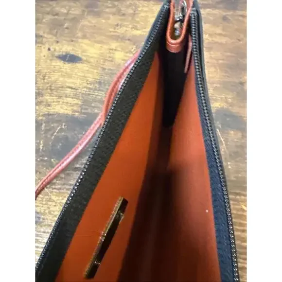 Longchamp Roseau Flat Zippered Wristlet Clutch — Black/Brown Leather — NEW! - Picture 7 of 9